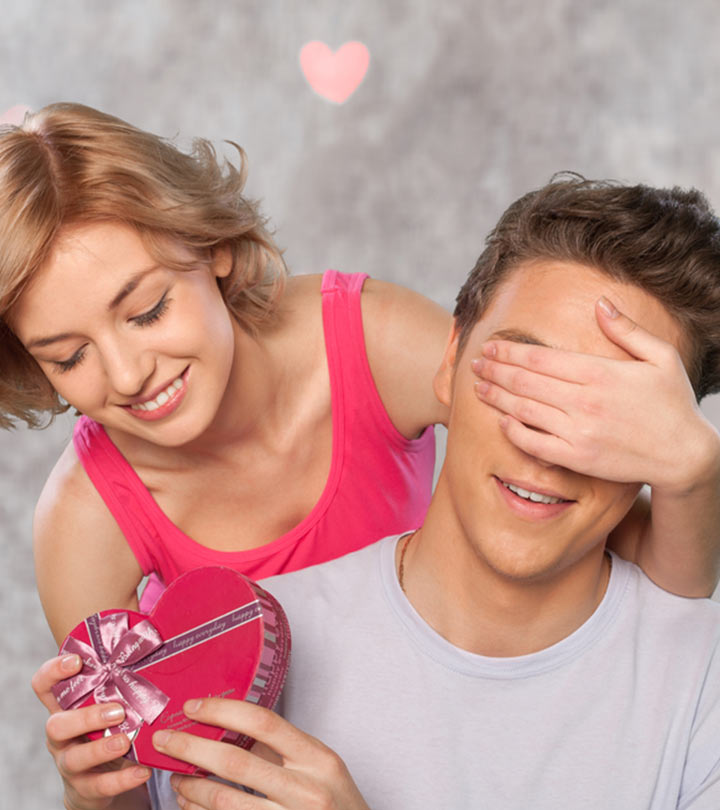 Does She Love Me? 21 Signs You Should Notice