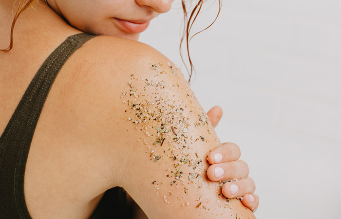 Natural skin exfoliation can help in removing fake tan
