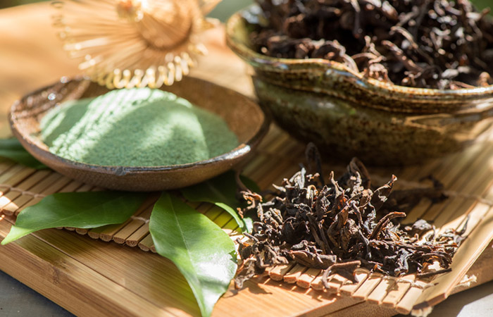 Green tea powder reduces skin inflammation on ingrown hair area