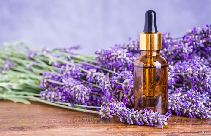 Lavender essential oil for skin tags