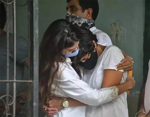 Mandira Bedi Was Trolled For Wearing Jeans And Performing Her Husbands Last Rites
