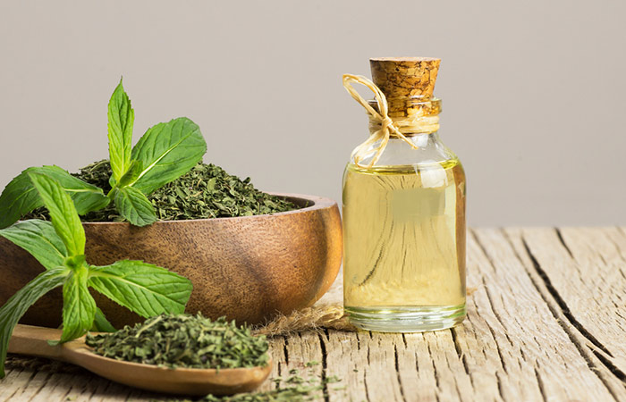 Peppermint oil to soothe itchy skin
