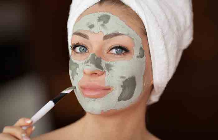 Clay mask reduces shiny skin
