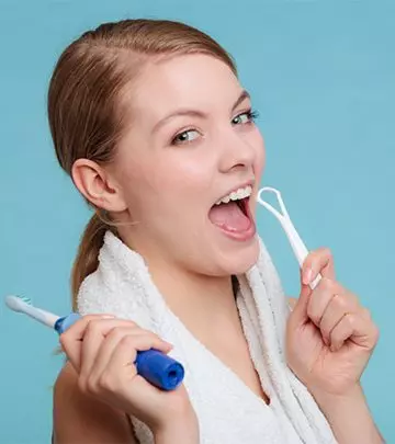 15 Best Tongue Scrapers For A Squeaky Clean Tongue