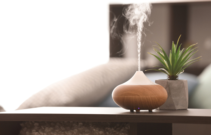 An essential oil diffuser as a birthday gift idea for wife