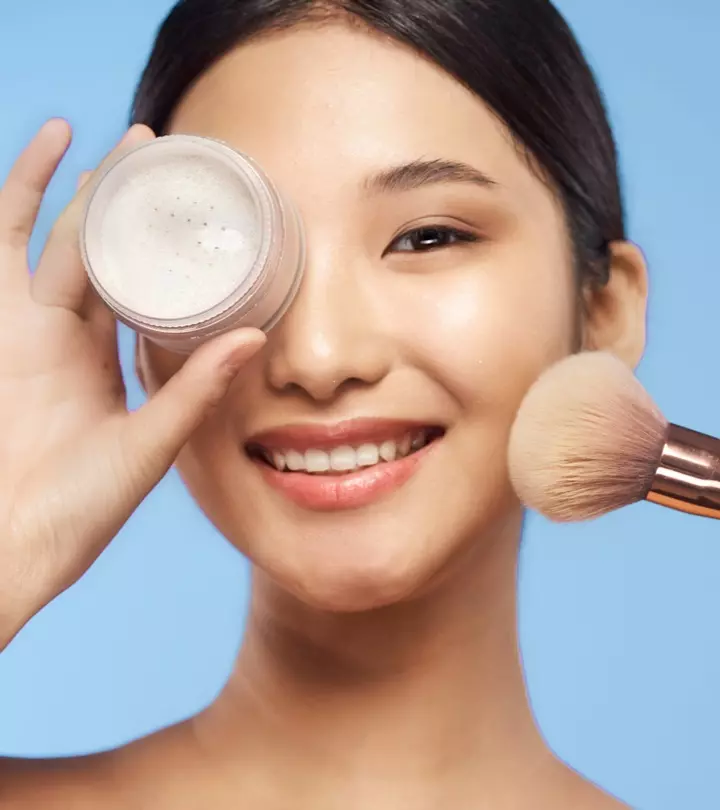 Get a flawless finish and natural glow with makeup products that are long-lasting.