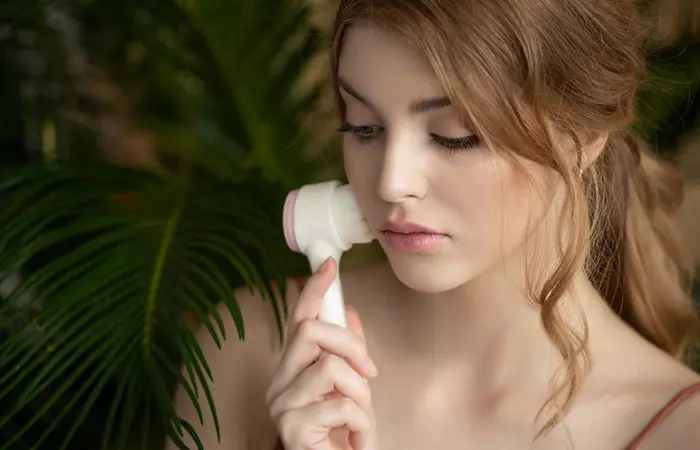 Dry brushing helps exfoliate the skin