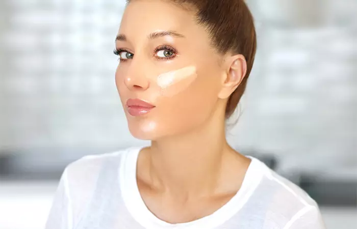 Liquid highlighter for cheek makeup