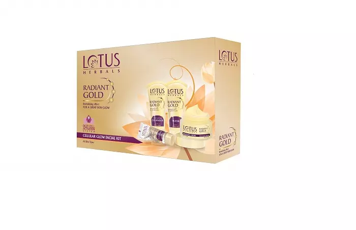 Lotus Herbals Radiant Gold Cellular Glow Facial Kit