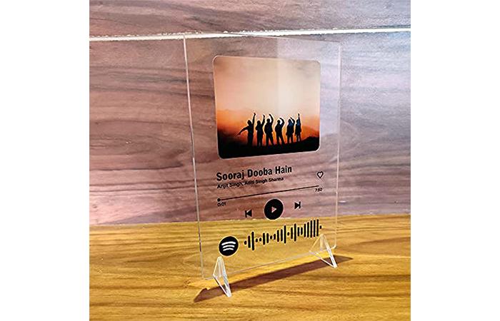 Personalized Farewell Gifts in Hindi 11
