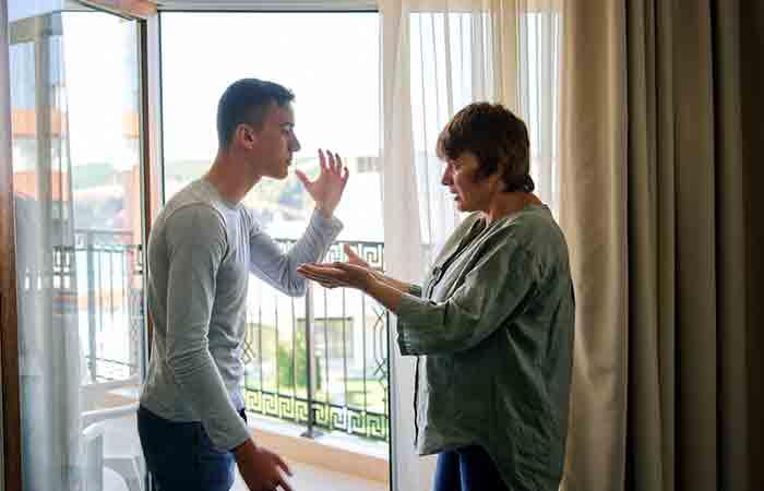 toxic-mother-and-son-relationship-signs-causes-how-to-fix-it