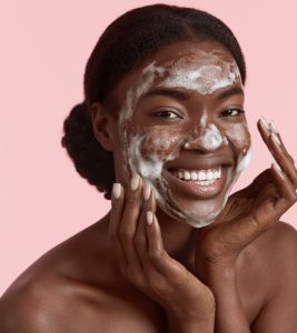 13 Best Oil Cleansers For Acne To Minimize Pesky Breakouts