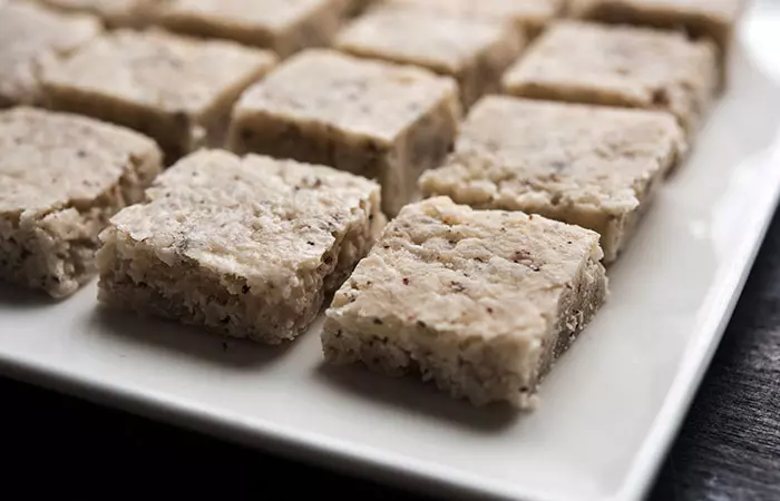 Creamy coconut bites keto dessert