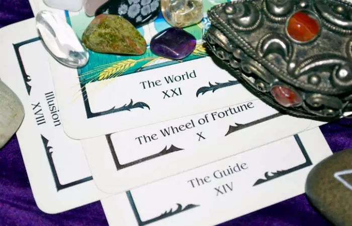 How to read relationship tarot spread