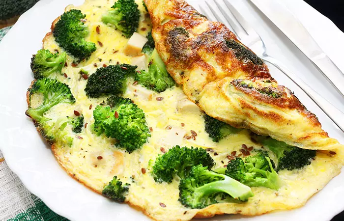 Keto broccoli omelet for breakfast