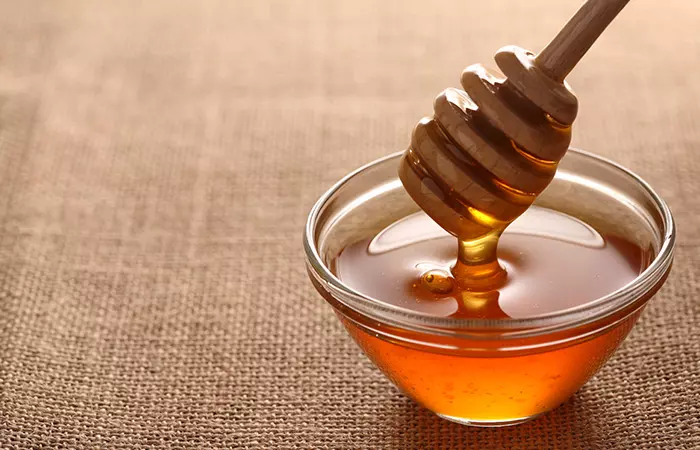 Make A Honey And Cinnamon Mask To Get Rid Of Acne
