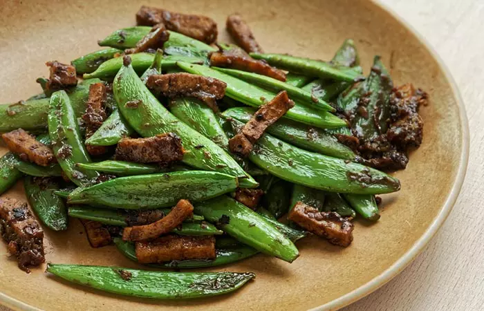 Sauteed sugar snap peas and tofu is a healthy recipe