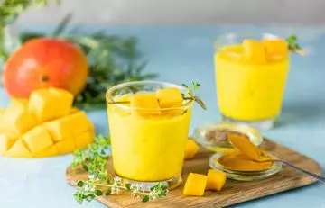 Turmeric mango shake