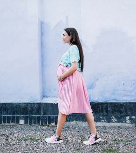 11 Best Shoes For Pregnancy That Are ...