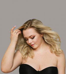 13 Best Plus-Size Strapless Bras That Act...