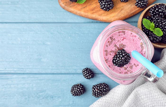 Get blackberries benefits with a delicious glass of blackberry smoothie