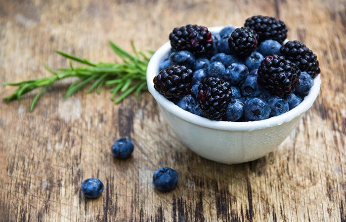 The benefits of blackberries vs blueberries