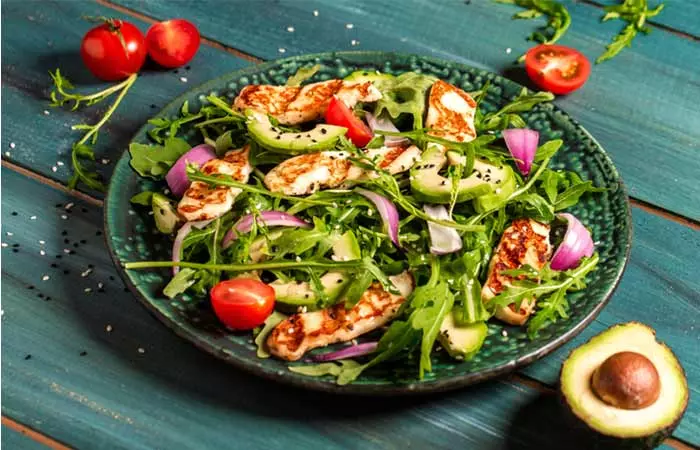 Halloumi and rucola salad for Mediterranean diet breakfast