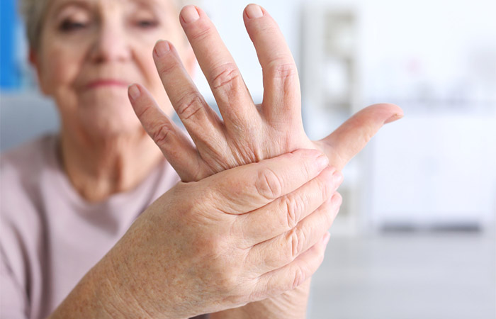 Turmeric and ginger tea helps improve rheumatoid arthritis symptoms