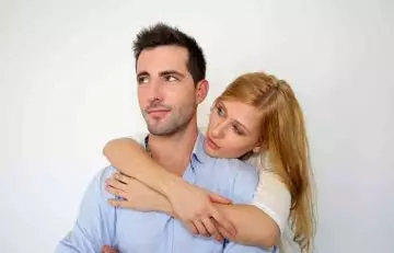 Woman apologizing to boyfriend to stop being a toxic girlfriend