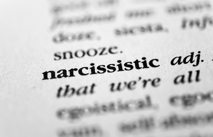 Signs your friend is a narcissist