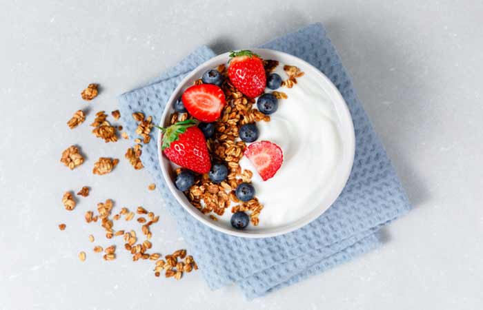 Mediterranean yogurt bowl for Mediterranean diet breakfast