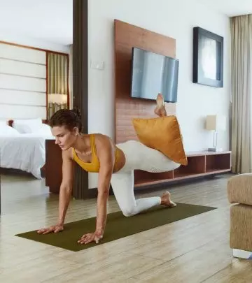 A woman doing calisthenics exercises