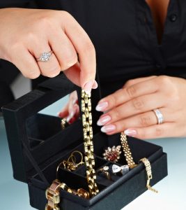 6 Effective Ways To Clean Brass Jewel...