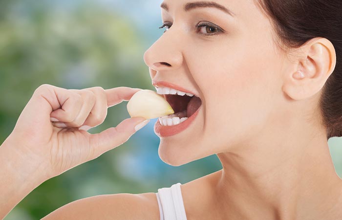 Garlic may help reduce white spots on the lips