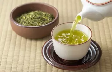 Green tea for neck acne