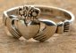 How To Wear A Claddagh Ring - A Complete ...