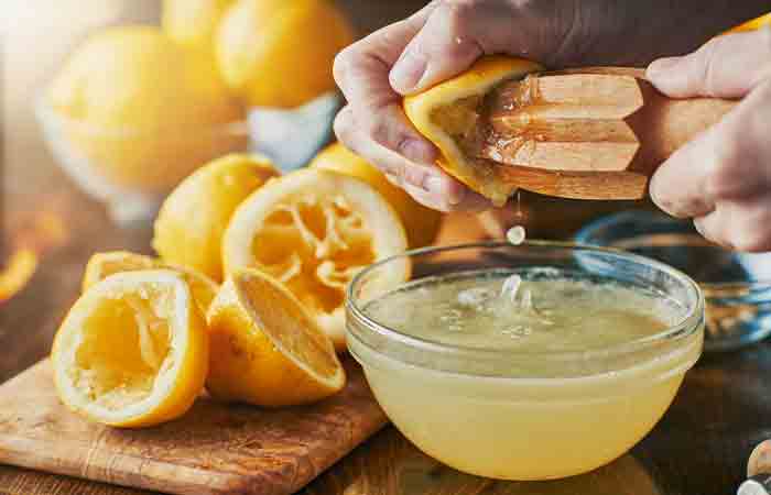 Lemon juice as an easy way to clean brass jewelry