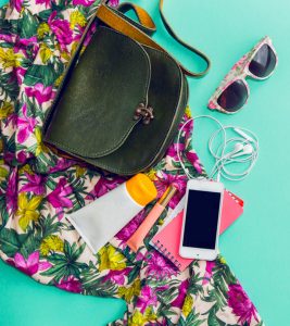 5 Travel Essentials Every Woman Must Carry