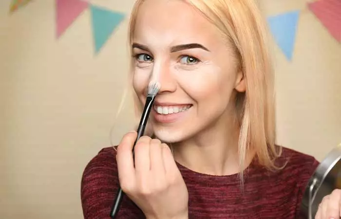 Applying Highlighter To The Tip Of Your Nose