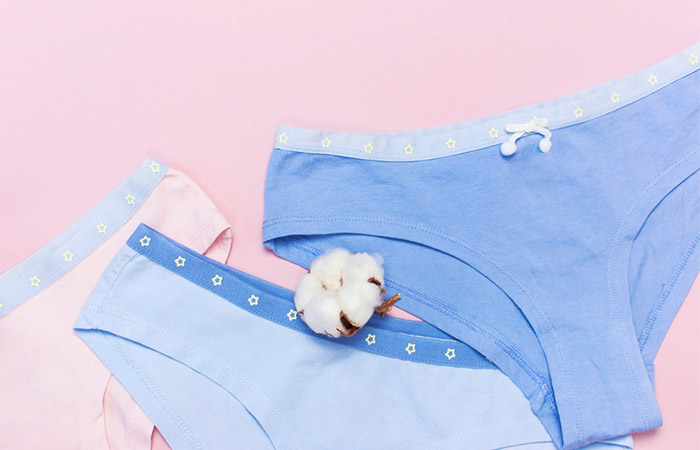 Cotton underwear to avoid smegma