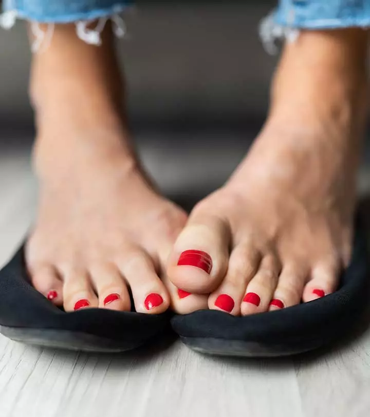 HOW TO GET RID OF SMELLY FEET