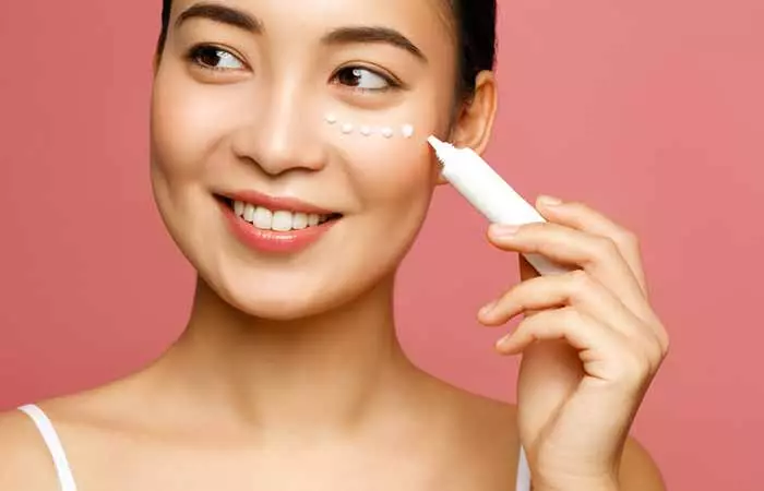 Layer-On-An-Eye-Cream