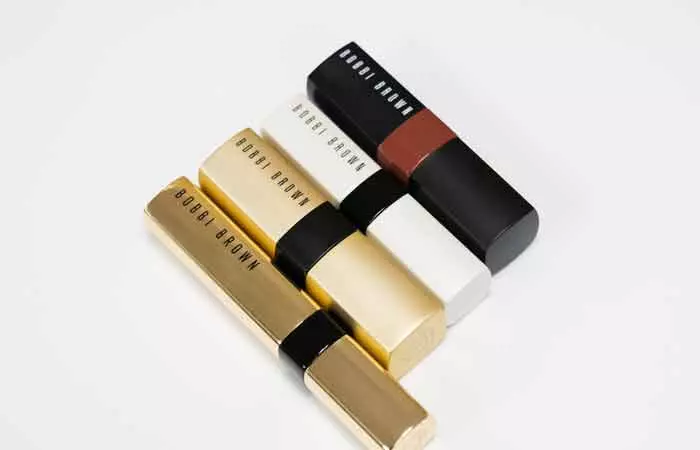 How To Choose The Best Lipstick For Olive Skin