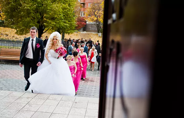 Modern wedding processional follows Christian and Jewish wedding traditions