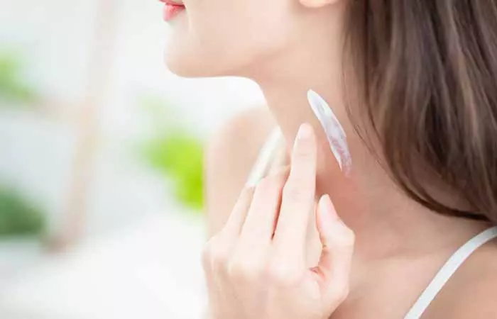 Moisturize-Your-Neck-And-Hands