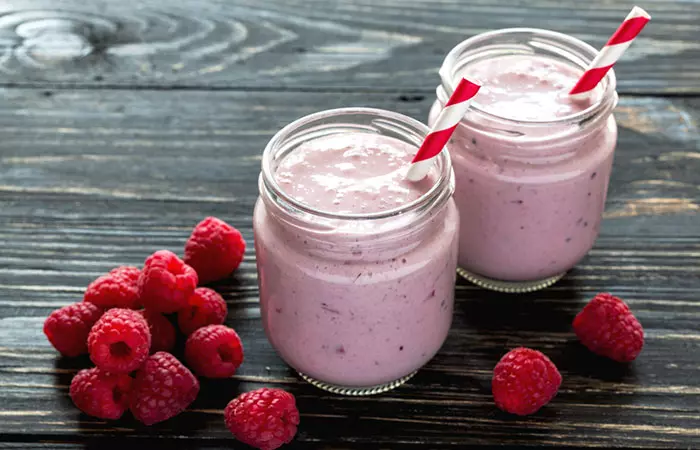 Raspberry almond smoothie with bergamot