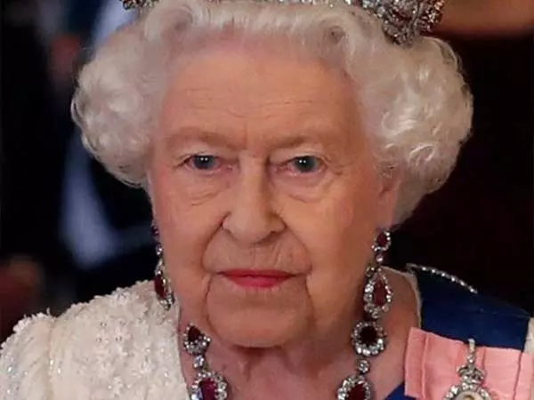 Tiaras Are Only Worn By Married Women