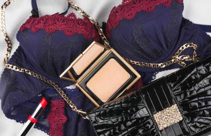 Turn-An-Old-Bra-Into-A-Purse