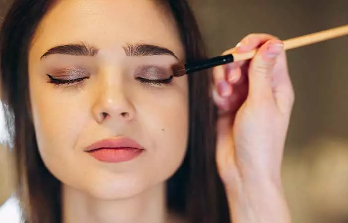 Using-The-Same-Eyeshadow-Brush