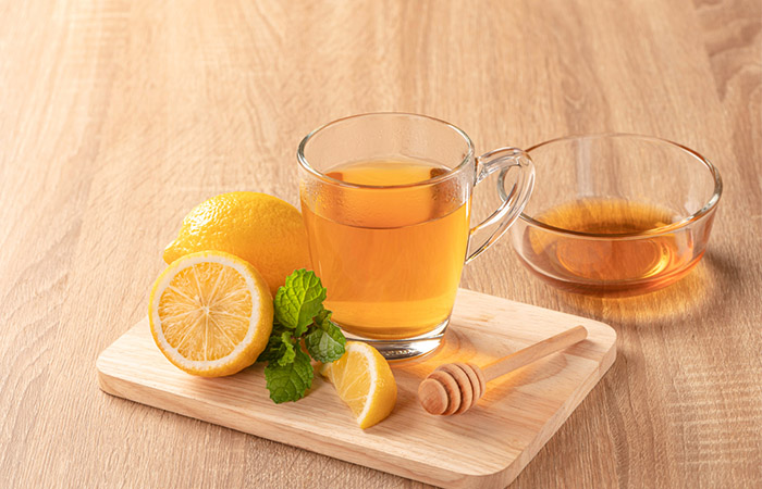 Lemon honey tea may soothe sore throat